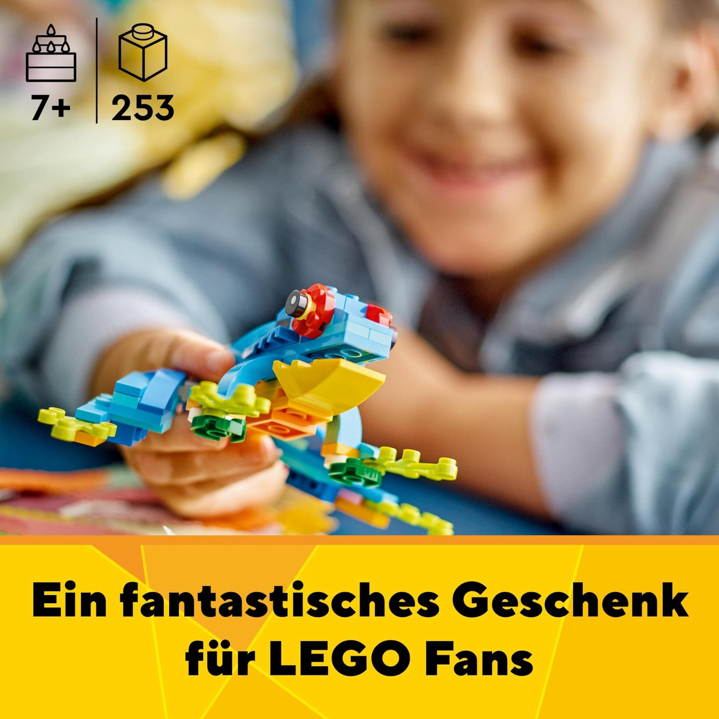 LEGO Creator 3in1 Exotic Parrot - Construction toy with THREE animal figures - Toy with parrot, fish and frog minifigures - Creative gift for girls and boys aged 7 and up 31136