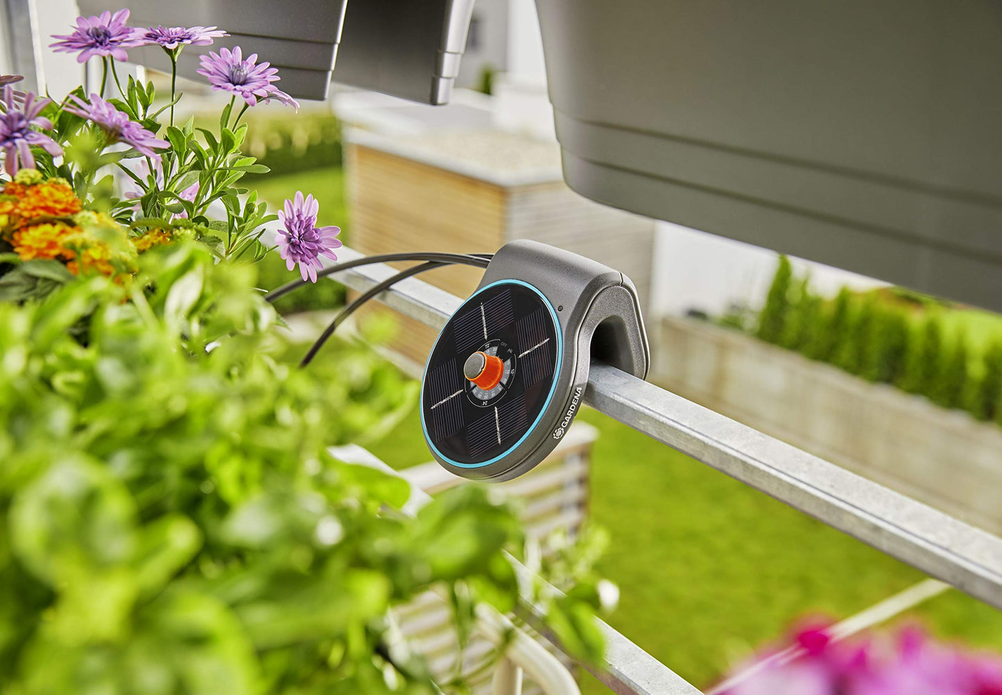 Gardena Solar Irrigation AquaBloom Set: Solar Powered Irrigation System for Balcony and Potted Plants, up to 4 m Height, Season Independent (13300-20)