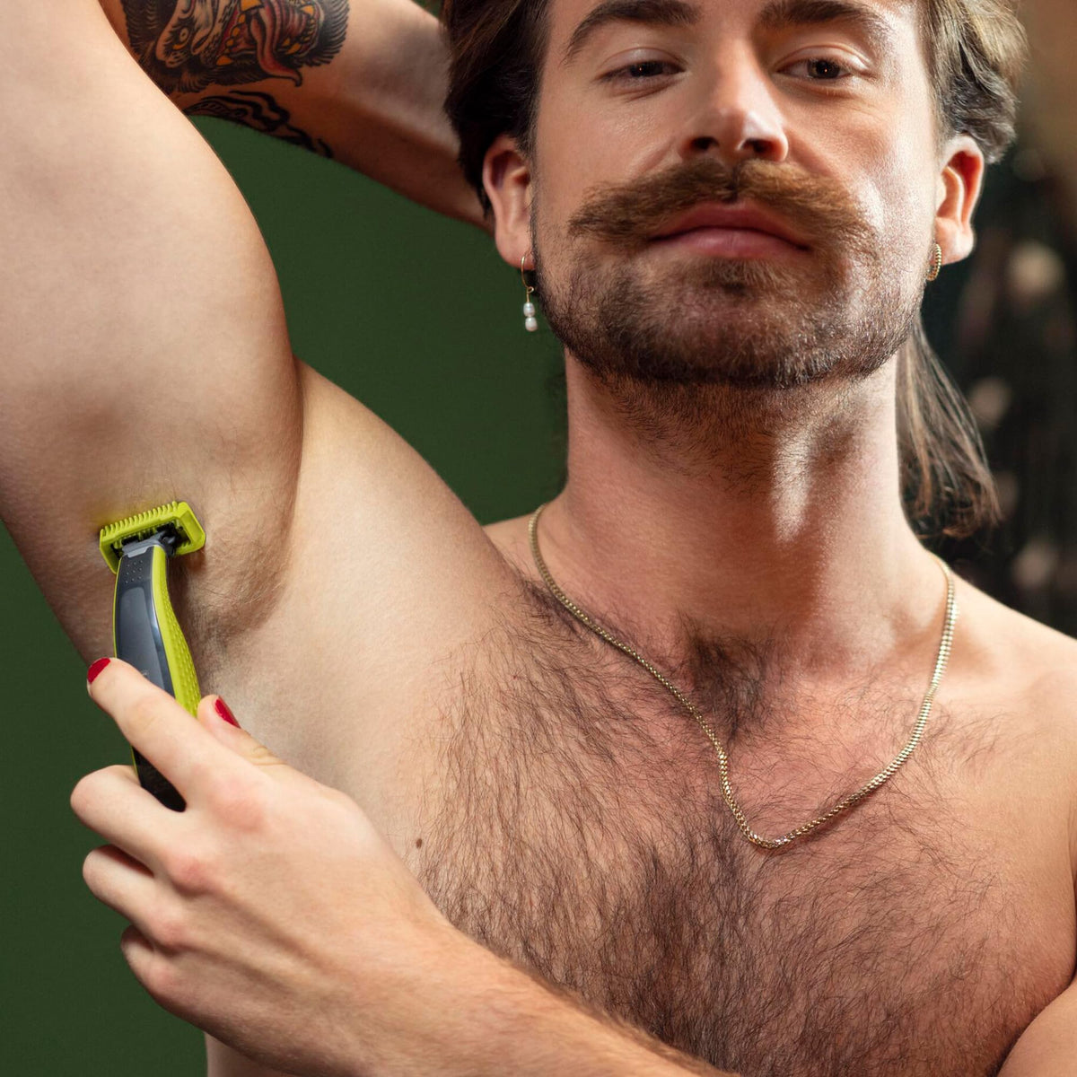 PHILIPS OneBlade 360 Face & Body - electric shaver, trimmer & body groomer, 3x 360 blades, 4x trimming attachments (1/2/3/5 mm), 2x body attachments, wet & dry shaving for face & body (QP2834/31)