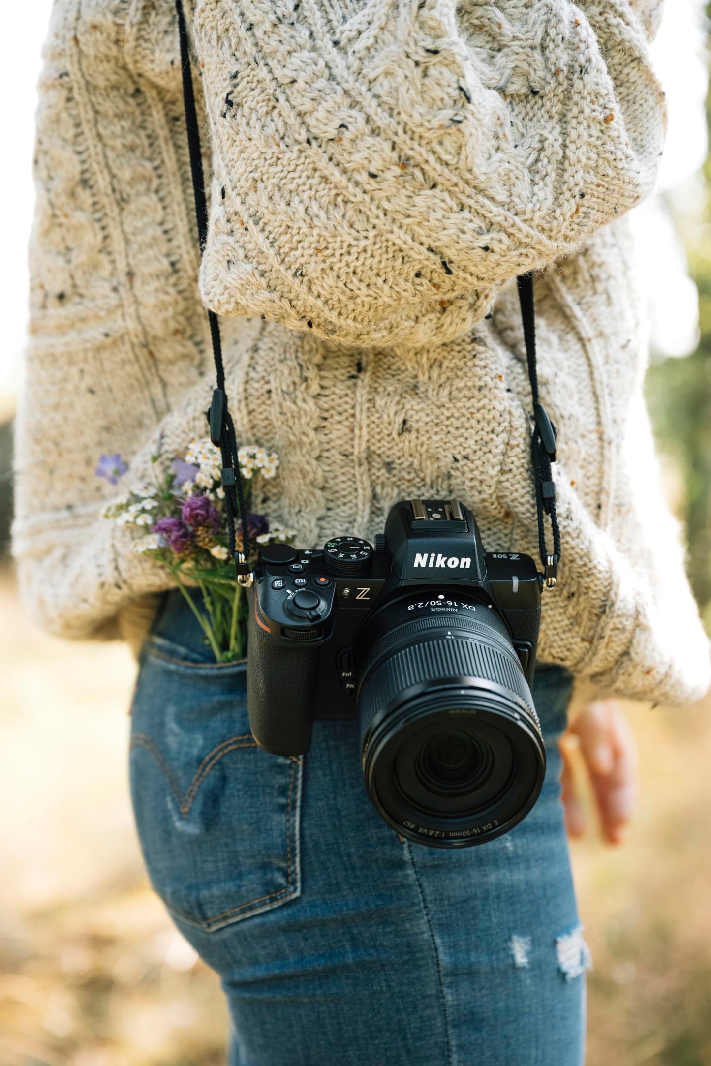 Nikon Nikkor Z DX 16-50mm f/2.8 VR (fast lens for photo and video, great bokeh, 330 grams light, image stabilizer) - JMA725DA