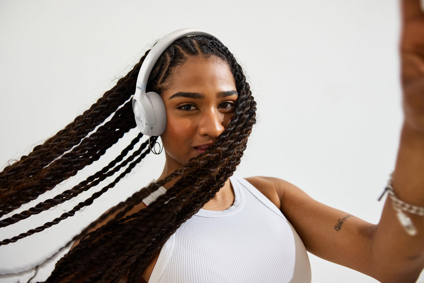 JBL Tune 680NC, wireless on-ear headphones with noise canceling, white - JBLT680NCWHT