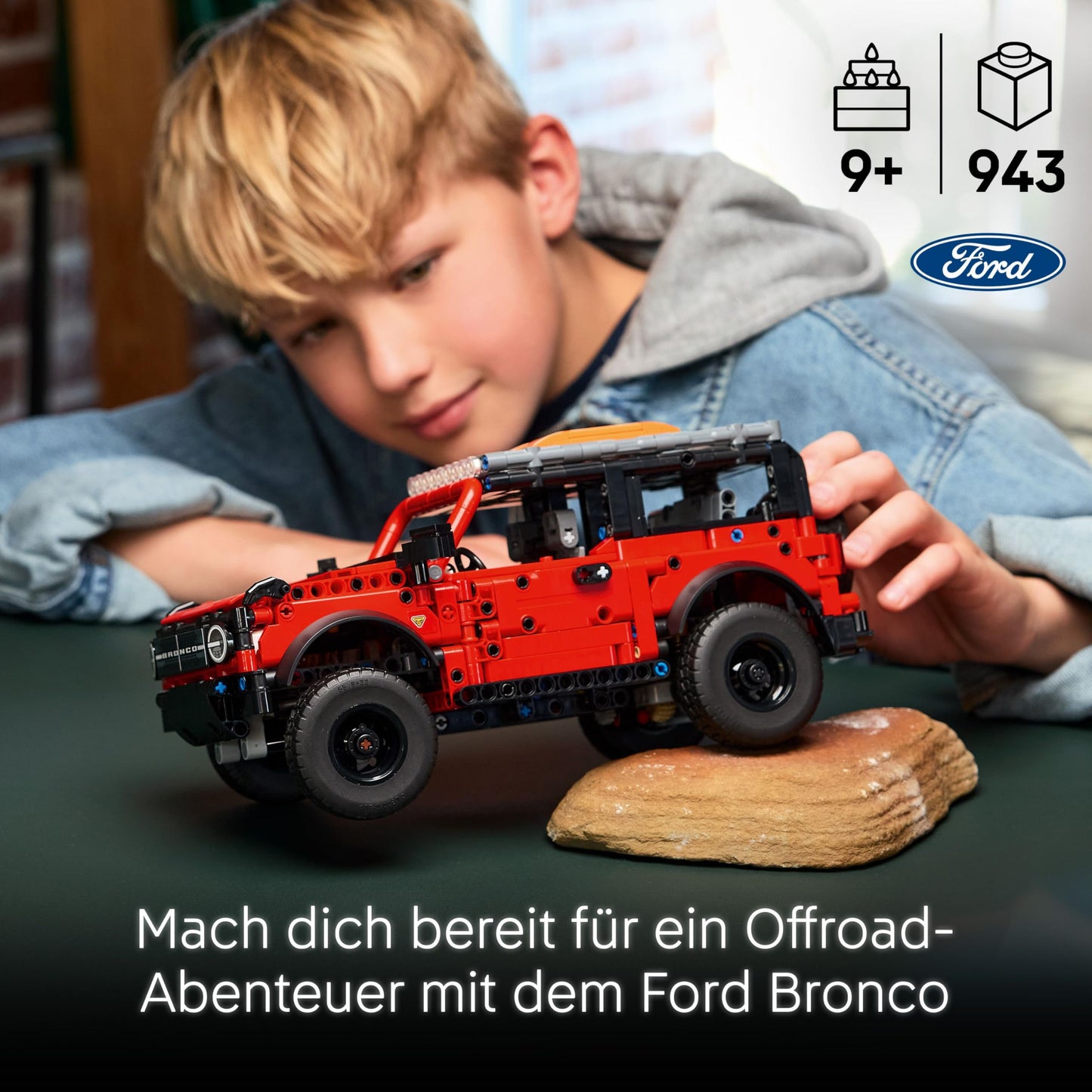 LEGO Technic Ford Bronco SUV off-road vehicle - model car with opening doors, V6 engine, suspension and steering - collector's model and gift for boys aged 9 and up - 42213