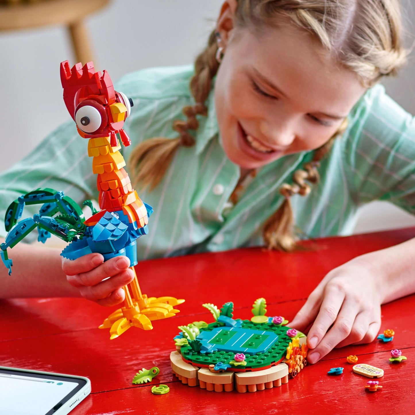 LEGO ǀ Disney Moana 2: Heihei toy - animal figure for playing and displaying with rotating head, movable wings and tail feathers as well as stand - gift for girls aged 9 and over - 43272
