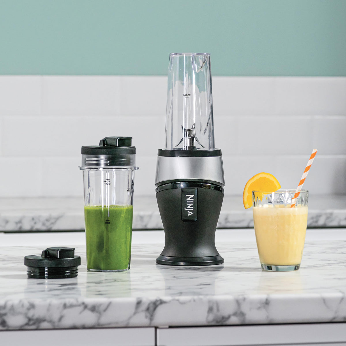 Ninja Slim Mixer și Smoothie Maker, 700 W, 2 x 470 ml, Argintiu/Negru - QB3001EUS
