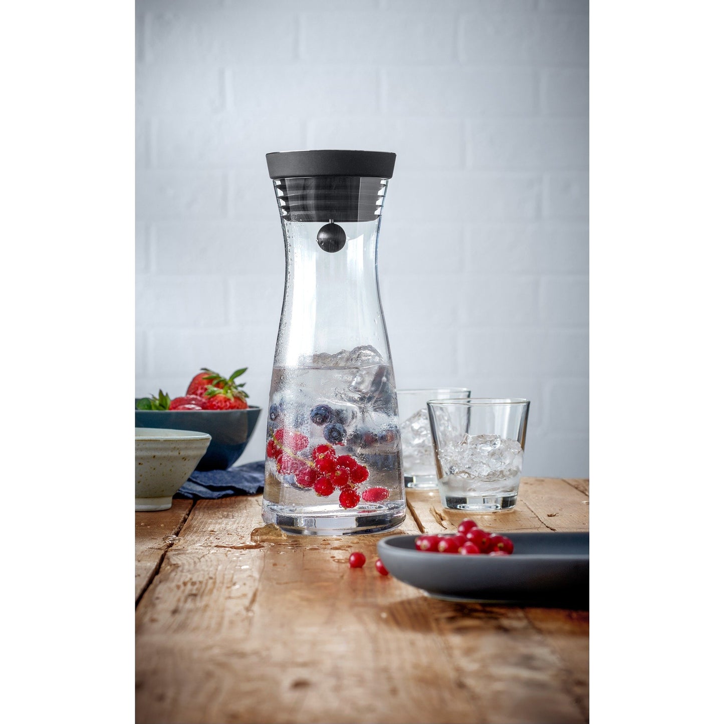 WMF Basic water carafe made of glass 0.75 liters, glass carafe with lid, silicone lid, CloseUp closure, water carafe with lid - 617716040