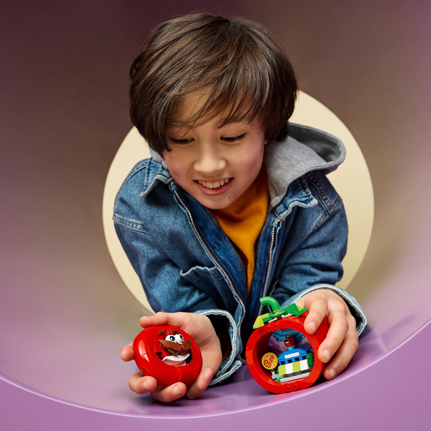 LEGO Fortnite Tomato Head - Interactive figure with restaurant interior - Room or desk decoration for children - Gaming gift for boys, girls and fans aged 10 and over - 77079