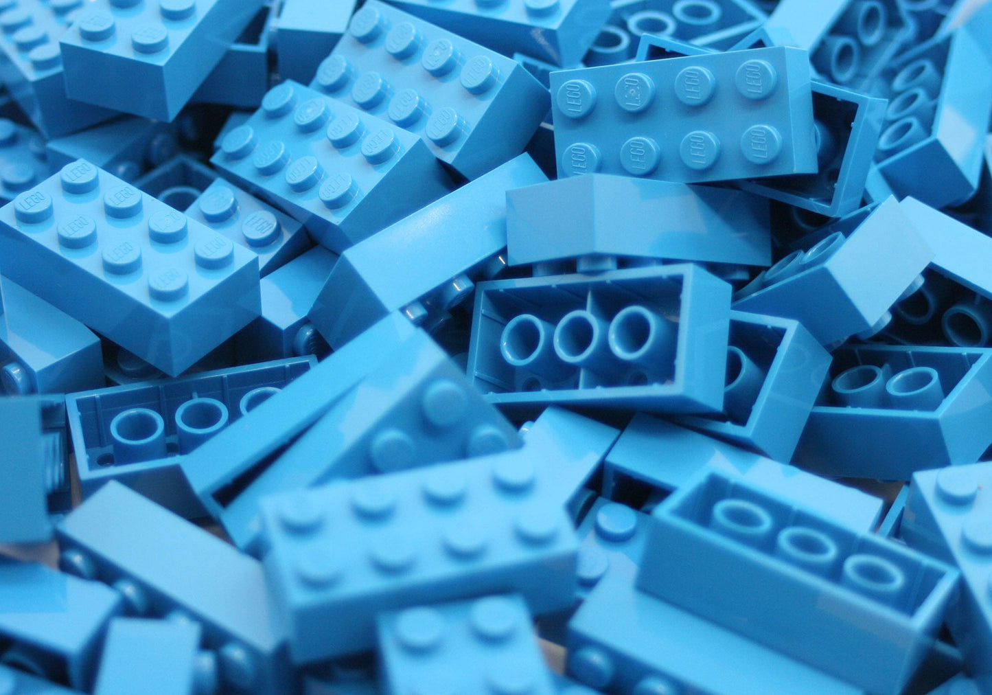Lego® Classic Basic 3001 2x4 Azure Stones Building Blocks - 50 pieces - Ideal for creative building projects and Lego® City constructions