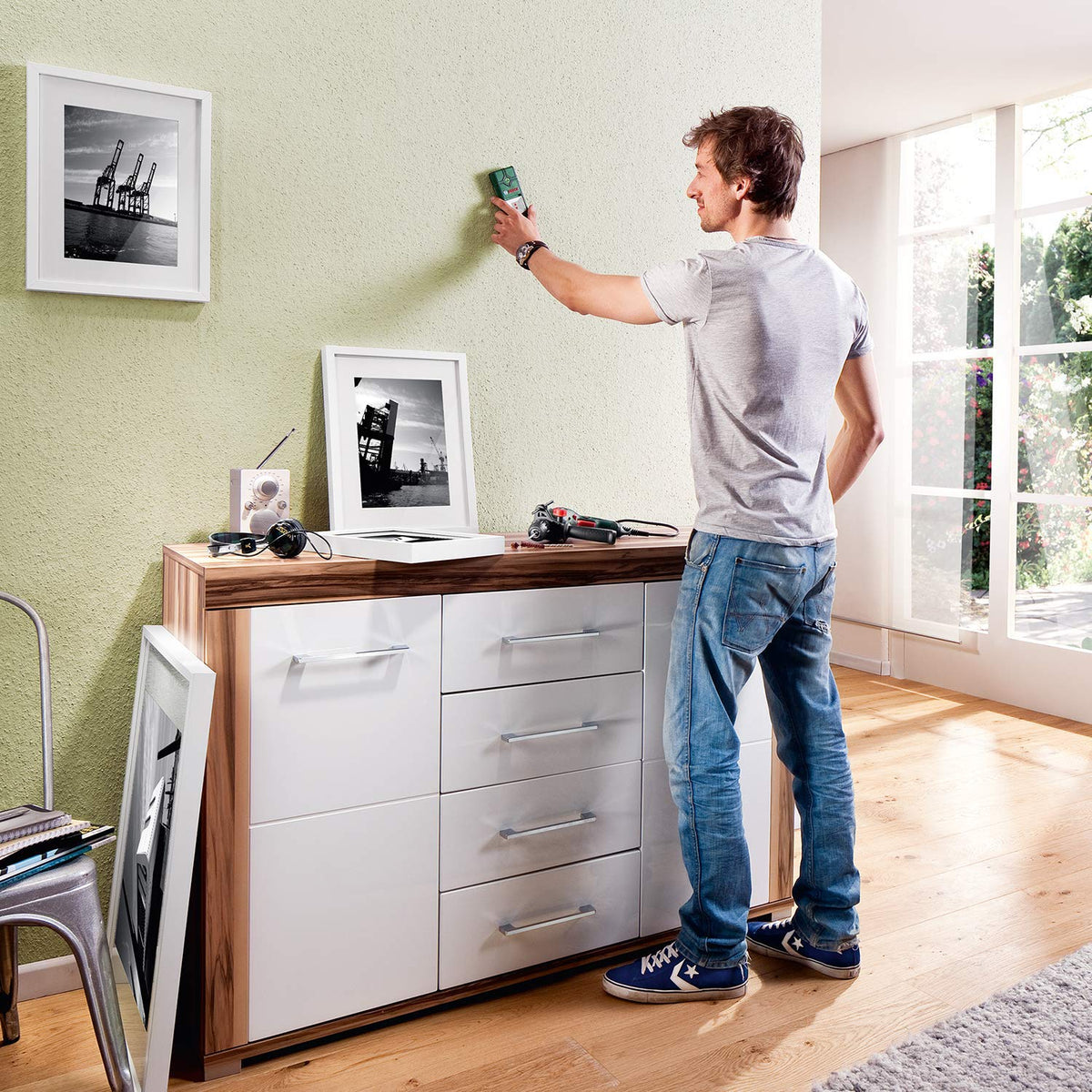 Bosch Home and Garden Bosch Truvo Detection Device (for metal & live wires with a detection depth of 70/50 mm; Package contents: Truvo, 3x AAA batteries, in a box) - 0603681201