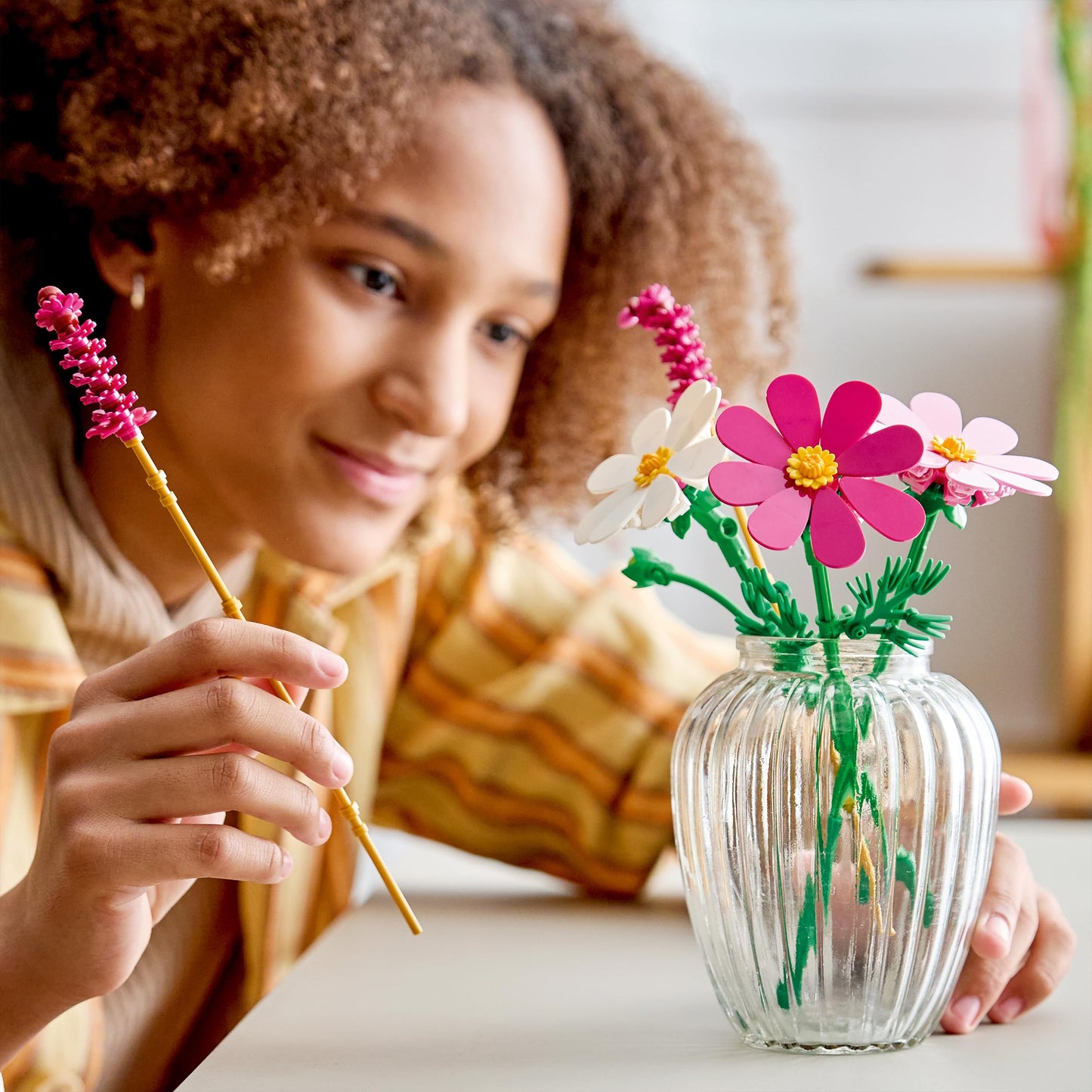 LEGO Botanicals Kosmeen - Artificial flower bouquet with 3 cosmos and 2 Pennisetum grass stems - DIY artificial flowers for children's room decoration - Birthday gift for girls aged 9 and up & adults - 11514