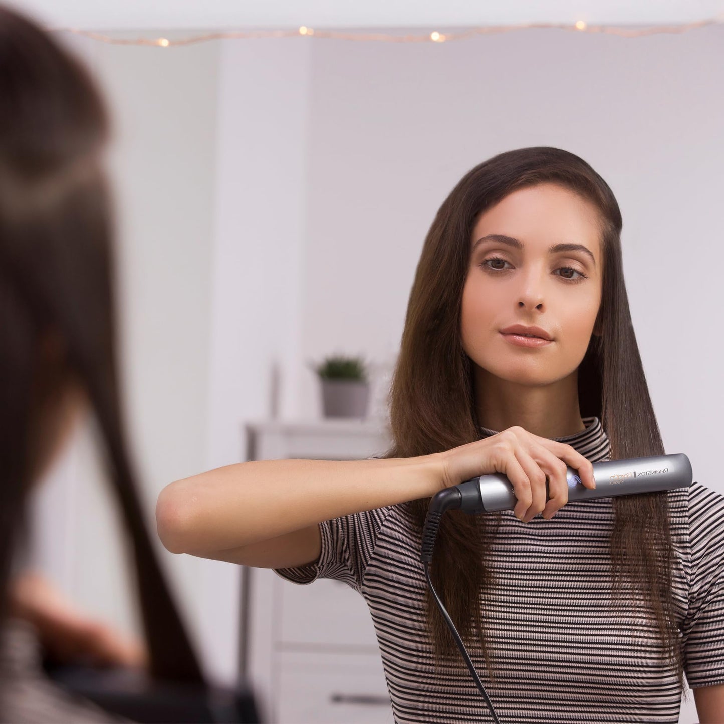 Remington straightener Keratin Protect (patented heat protection sensor for 3x more protection against hair damage - constantly measures the moisture content in the hair) Digital display, 160-230°C, hair straightener S8598 - 45602560100