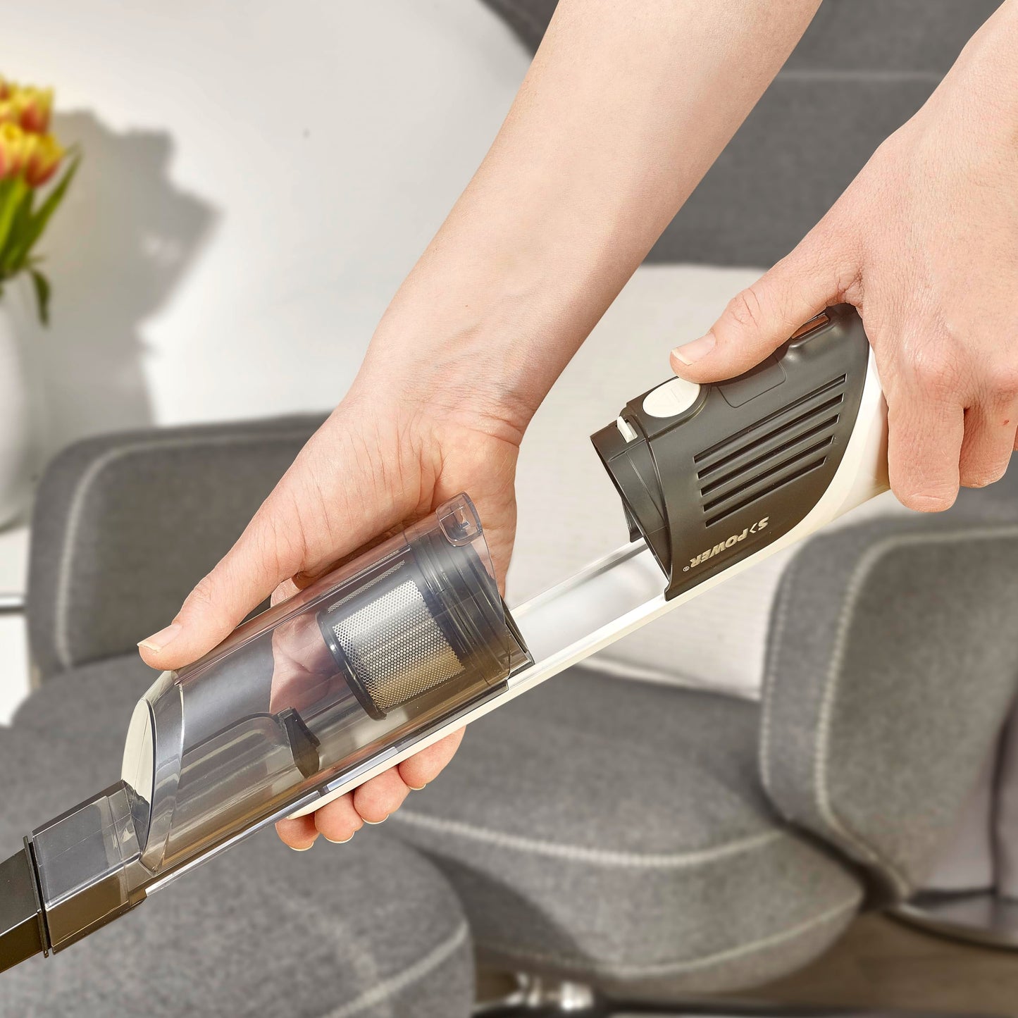 Severin cordless handheld vacuum cleaner, quiet animal hair vacuum cleaner with furniture attachment for furniture and keyboards, wireless handheld vacuum cleaner with battery for up to 30 minutes running time, matt white/black, HV 7140