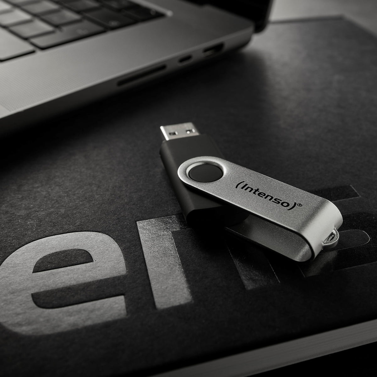 Intenso Office Line 256 GB USB-A 3.2 Gen 1x1 Stick, Silver-Black - 3543492