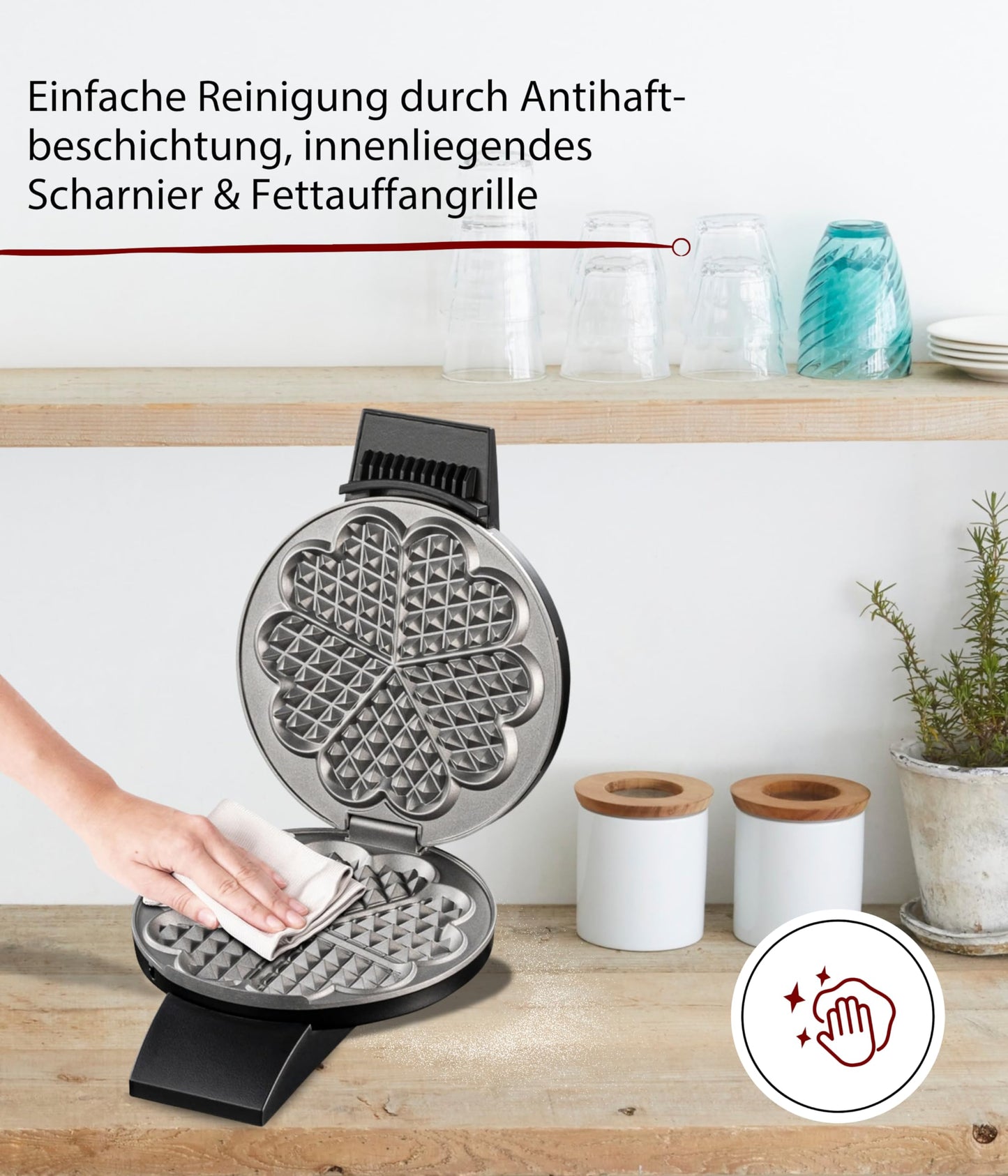 Cloer 1620 waffle iron for classic heart waffles, 930 W, waffle size 15.5 cm, continuously selectable browning level, black