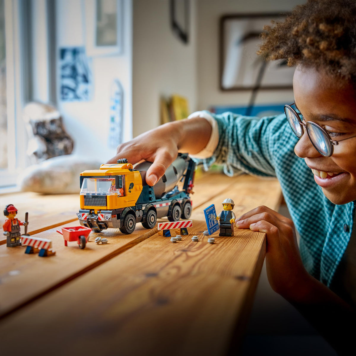 LEGO City Betoniera - Jucărie educativă de construcție cu 3 minifigurine, tambur rotativ și funcție de turnare - Cadou de ziua de naștere pentru băieți de la 7 ani - 60478