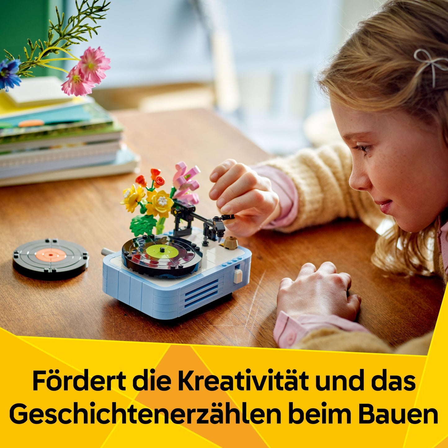 LEGO Creator 31172 3-in-1 record player with flowers, building toy - converts into a radio model or microphone - music toy for 8+ year old girls and boys - creative gift idea