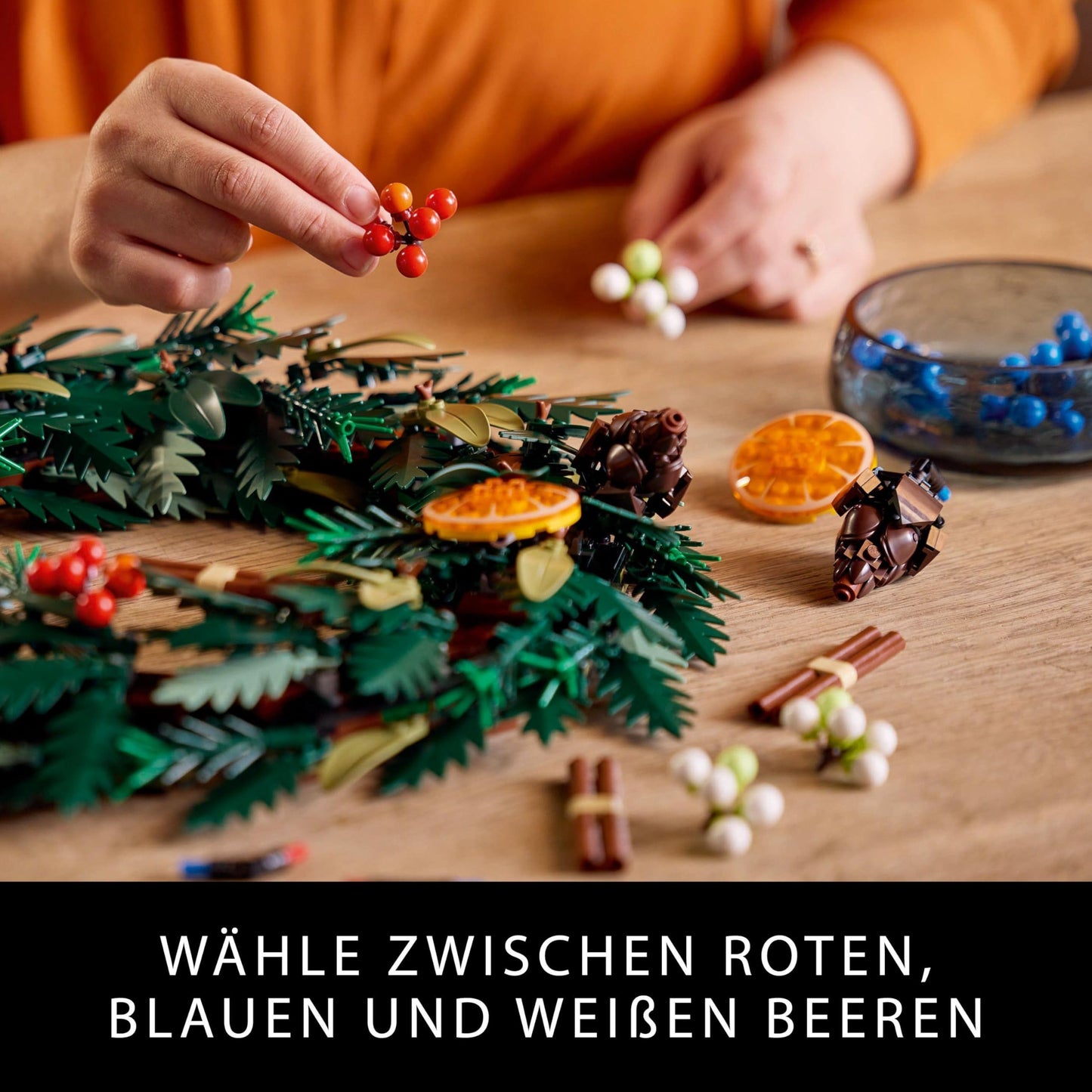 LEGO Botanicals Christmas wreath - Winter decoration for hanging - Christmas table decorations - Mindful building project - Make your own Advent wreath and door wreath - Christmas gifts for adults 10340