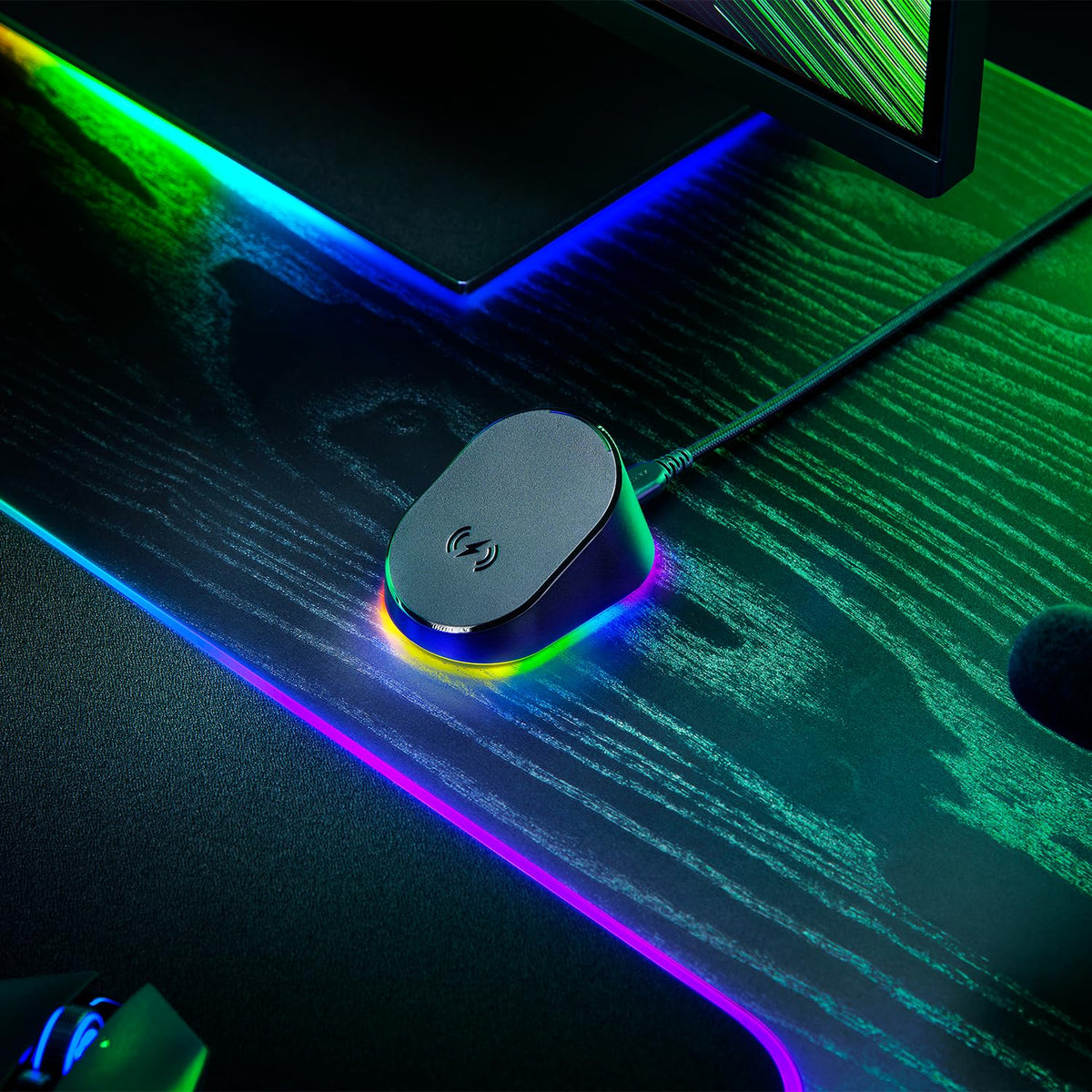 Razer Mouse Dock Pro & Charging Puck - Magnetic Wireless Charging Station & Battery (Hyperspeed 4K Hz, 8 RGB Chroma Lighting & Module for Compatible Mice) Black - RZ81-01990100-B3M1