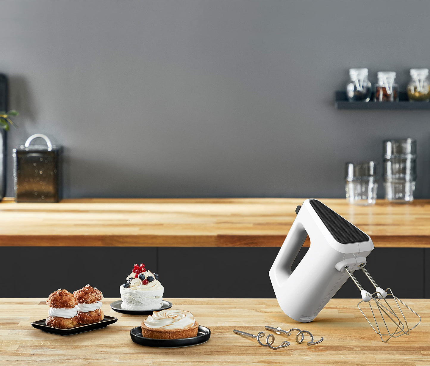 Krups 3 Mix 4000 hand mixer, 450 watts, robust design, variable speed control, turbo and ejection function, including 2 beaters and 2 dough hooks, white/gray, GN4001