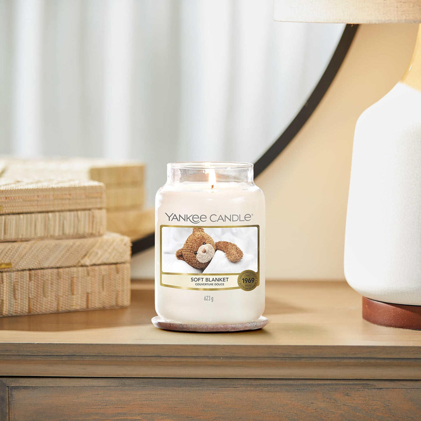 Yankee Candle scented candle in a glass (large) | Soft Blanket | Burning time up to 150 hours | Perfect gifts for women - 1173563EZ