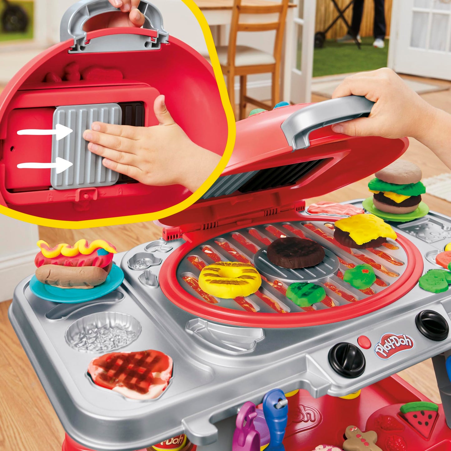 Play-Doh barbecue party toy, barbecue station with shapes, accessories and 6 cans of dough for crafts, grilling and cooking, kitchen toys, craft set and exciting for ages 3 and up - G0500