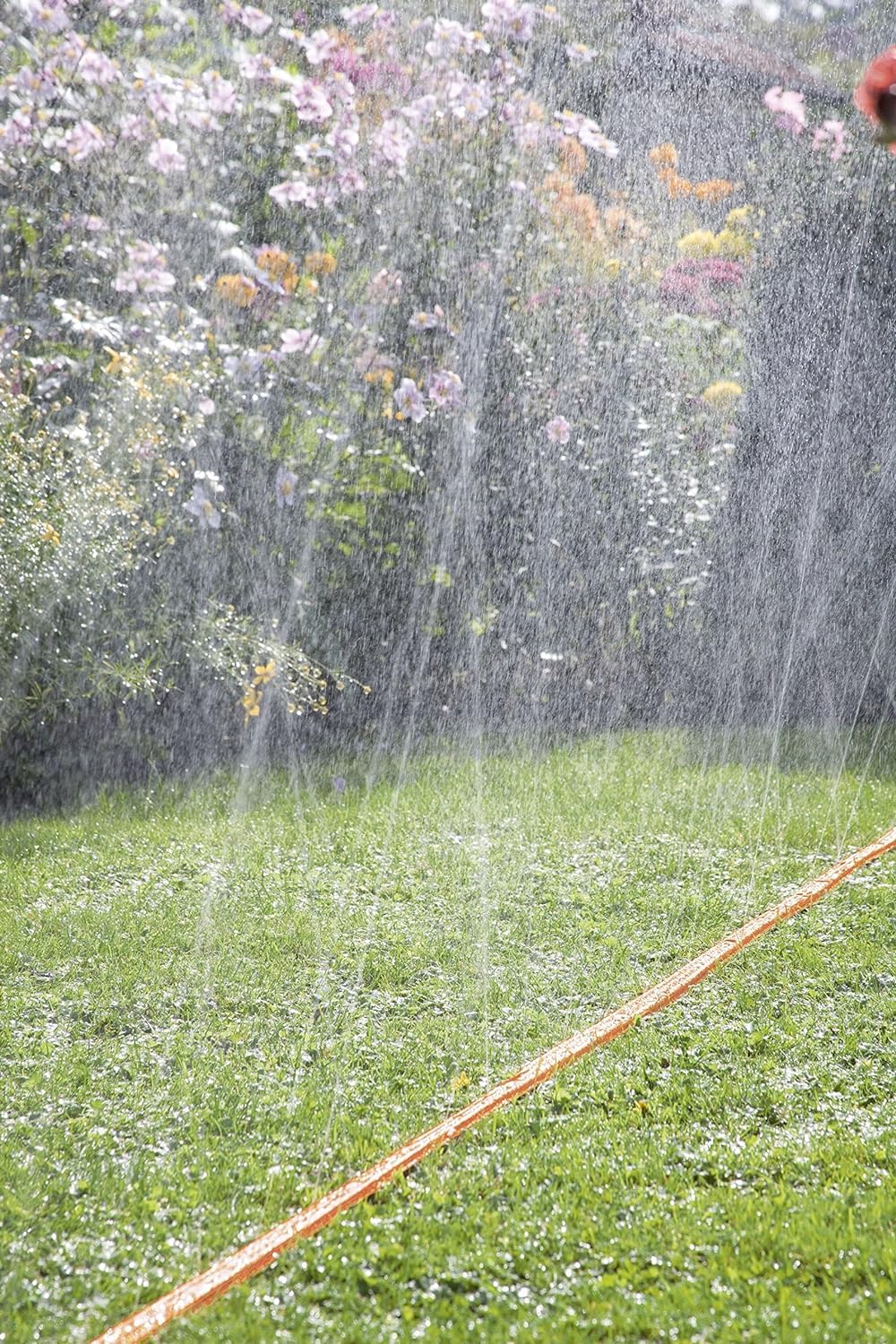 Gardena hose sprinkler: spray sprinkler for narrow beds and zones, plant-friendly fine spray mist, suitable for many connections, length adjustment possible, 15m, orange (996-20), standard - 0996-20
