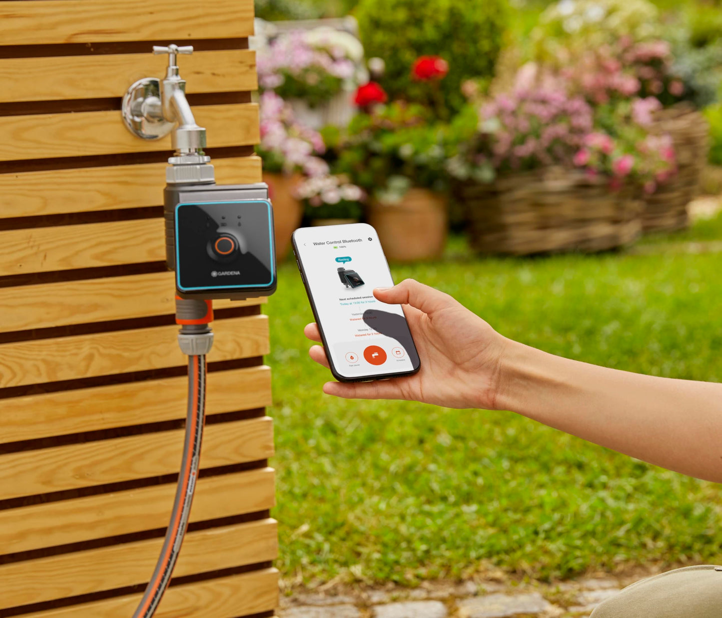 Gardena irrigation control with Bluetooth app: Automatic irrigation for garden and balcony, configurable via app, irrigation cycles in 3 schedules, 10 m range (01889-20)