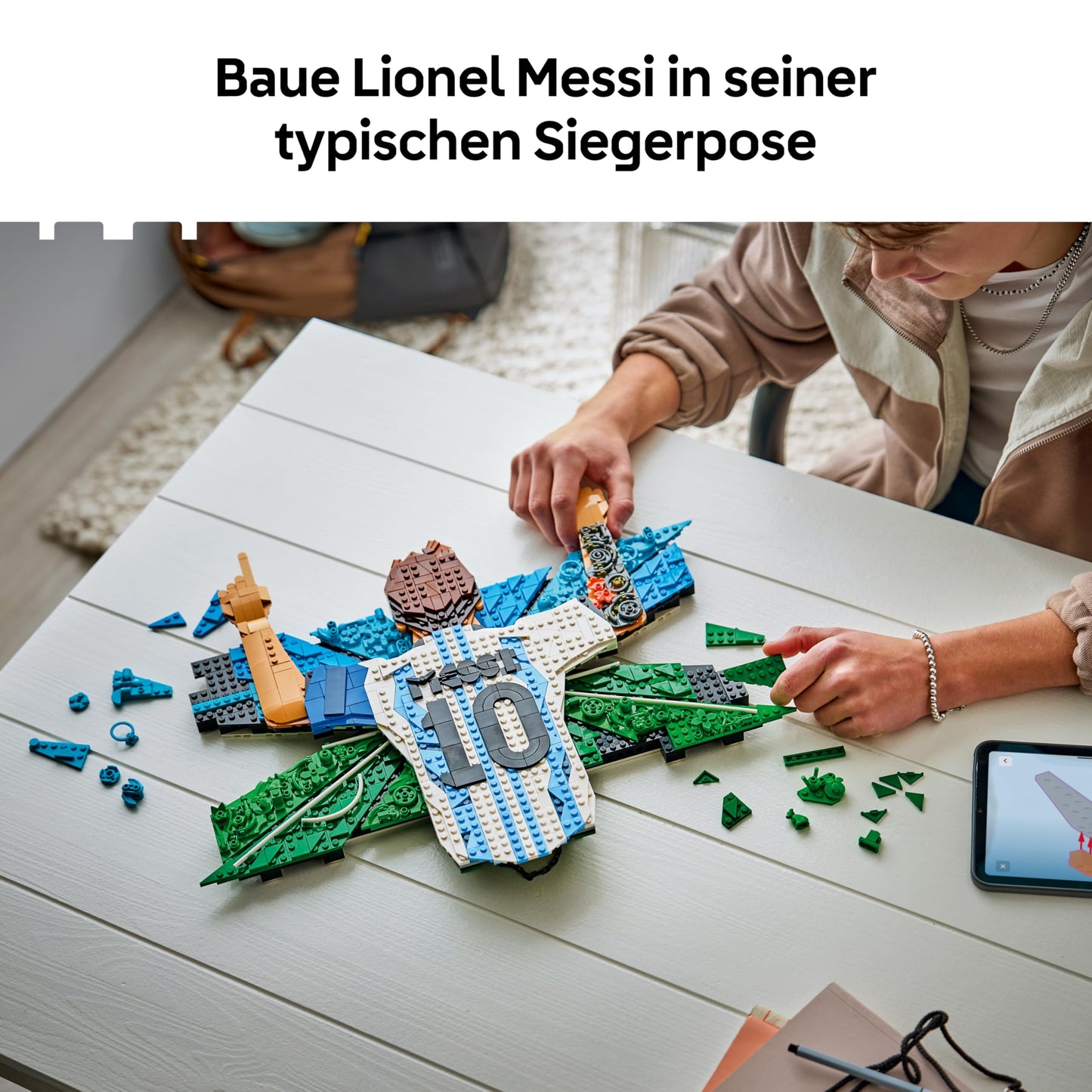 LEGO Editions Lionel Messi - goal celebration - 3D DIY wall picture set - DIY decoration for children - football gift for teenagers aged 14 and over, girls, boys and adult sports fans - 43018