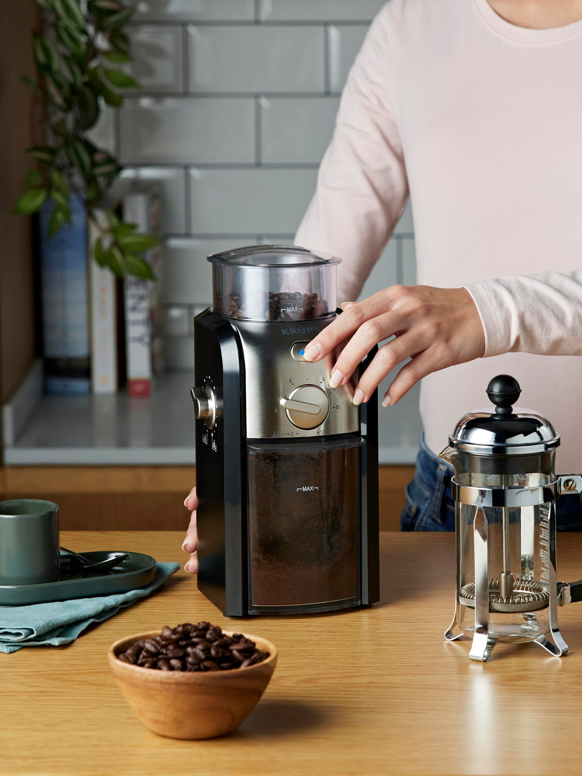 Krups electric coffee grinder with grind size and cup quantity selection, stainless steel conical burr grinder, 17 different settings, large filling opening with safety lid, espresso grinder, black, GVX212 - GVX242