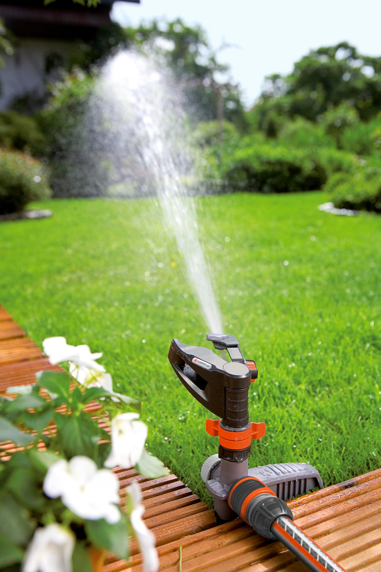 Gardena Comfort pulse, circle and sector sprinkler (on spike): large area sprinkler for irrigating larger areas from 75 to 490 m², infinitely variable range adjustment up to 12.5 m (8141-20) - 08141-20
