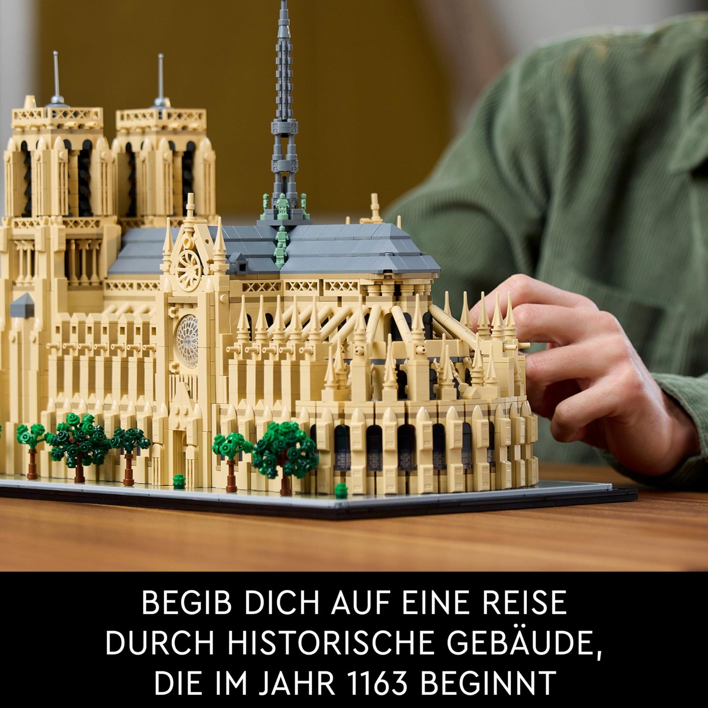 LEGO Architecture Notre-Dame de Paris, adult collectible, souvenir from France, gift for women, men, globetrotters and all history enthusiasts, architectural model building 21061