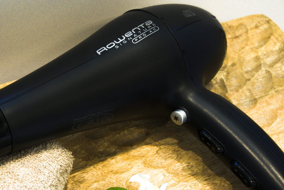 Rowenta CV7810F0 Hair Dryer, 2,200 W, anti-static effect, 2 speed settings, provides shine