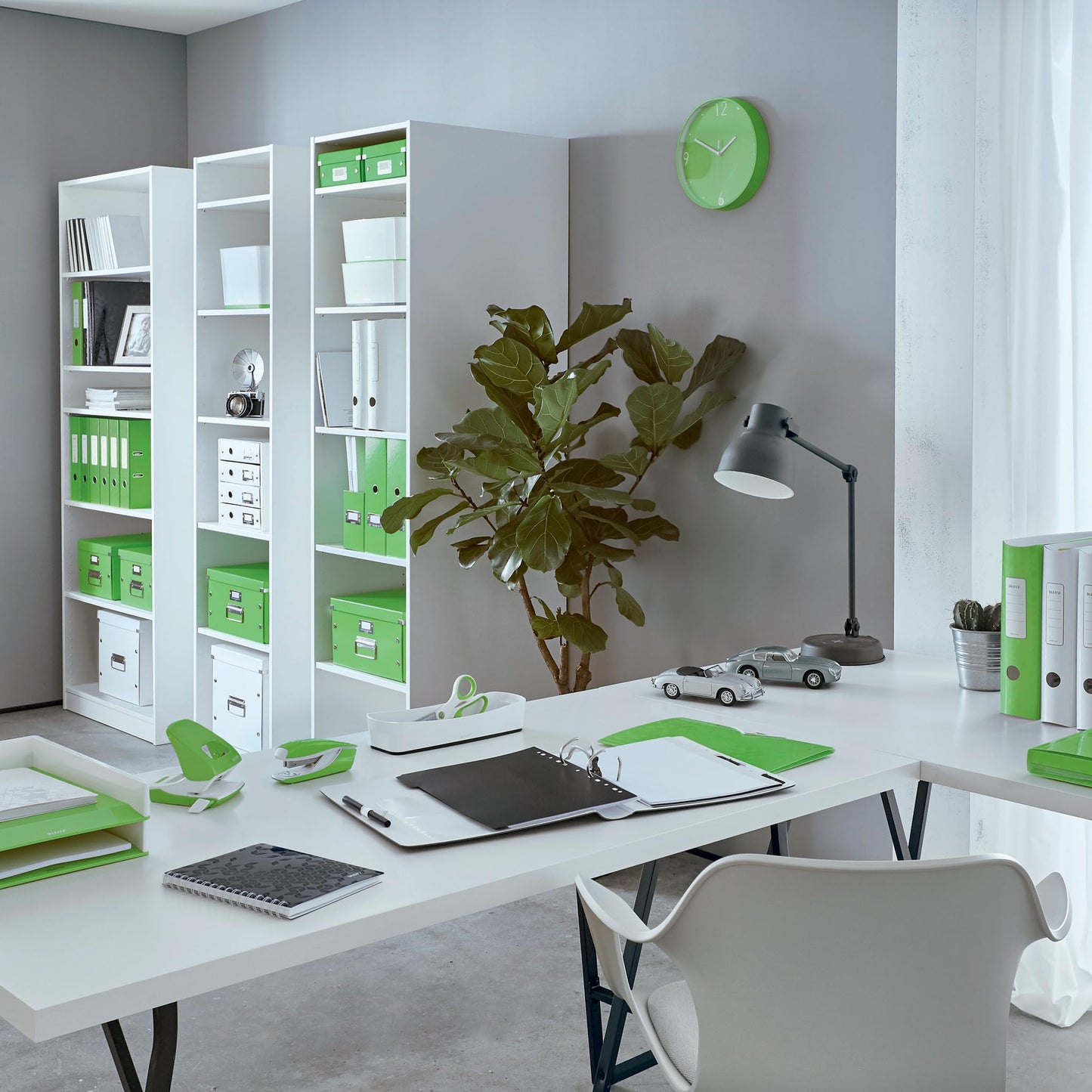 Leitz WOW display book in A4 format, pack of 10, each with 40 transparent pockets for 80 sheets, green, WOW, 46320054 - 46320054-10