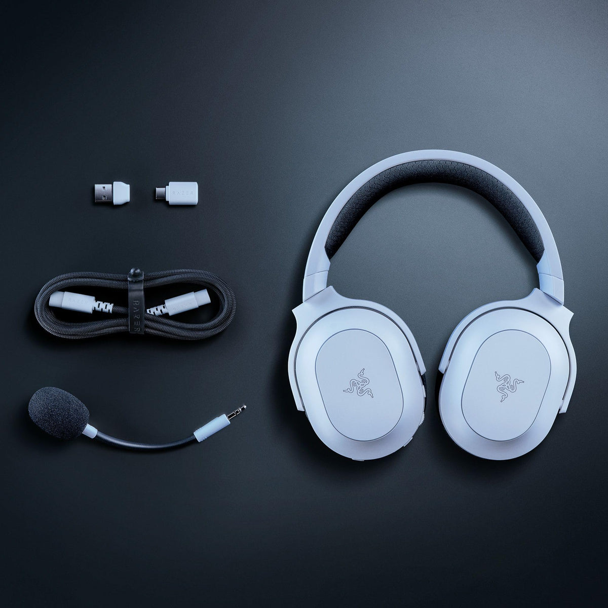 Razer Barracuda X Chroma - căști de gaming wireless pentru multiple platforme cu 6 zone Chroma RGB (SmartSwitch Hyperspeed & Bluetooth, driver de 40mm, microfon cardioid HyperClear detașabil) Alb - RZ04-05220200-R3M1