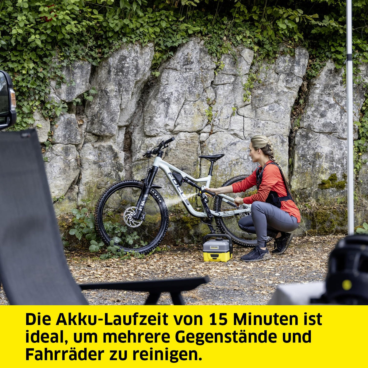 Kärcher Pressure Washer OC 3, low pressure, lithium-ion battery, flow rate: 2 l/h, weight: 2.2 kg, water tank: 4 l, spiral hose: 2.8 m, flat spray nozzle. - 1.680-015.0