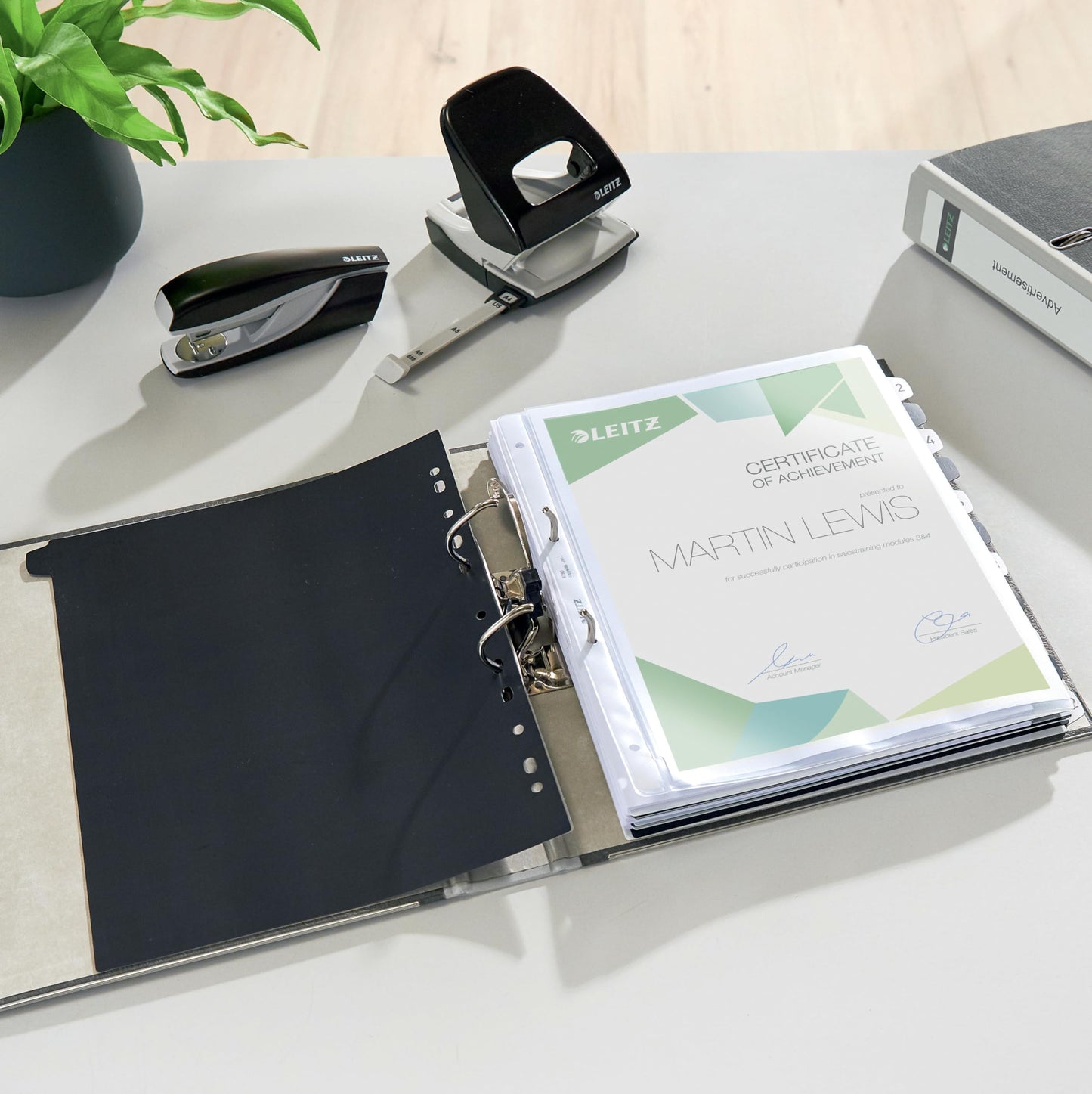 Leitz quality folders, the original, pack of 20, DIN A4 narrow file folders, 5 cm wide, cloud marble paper, recycled folders, Blue Angel, with 180° mechanics, highest stability, gray, 10505085 - 10505085-20