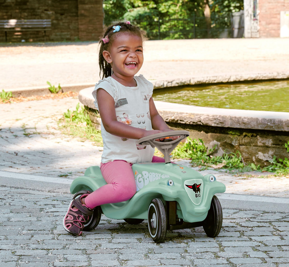 Big Bobby Car Classic Green Sea - Ride-on car for children from 1 year old in a colorful sea design with a gray safety steering wheel and horn, suitable for kids aged 1-5 years (up to 50 kg), sage green with stickers. - 800056141