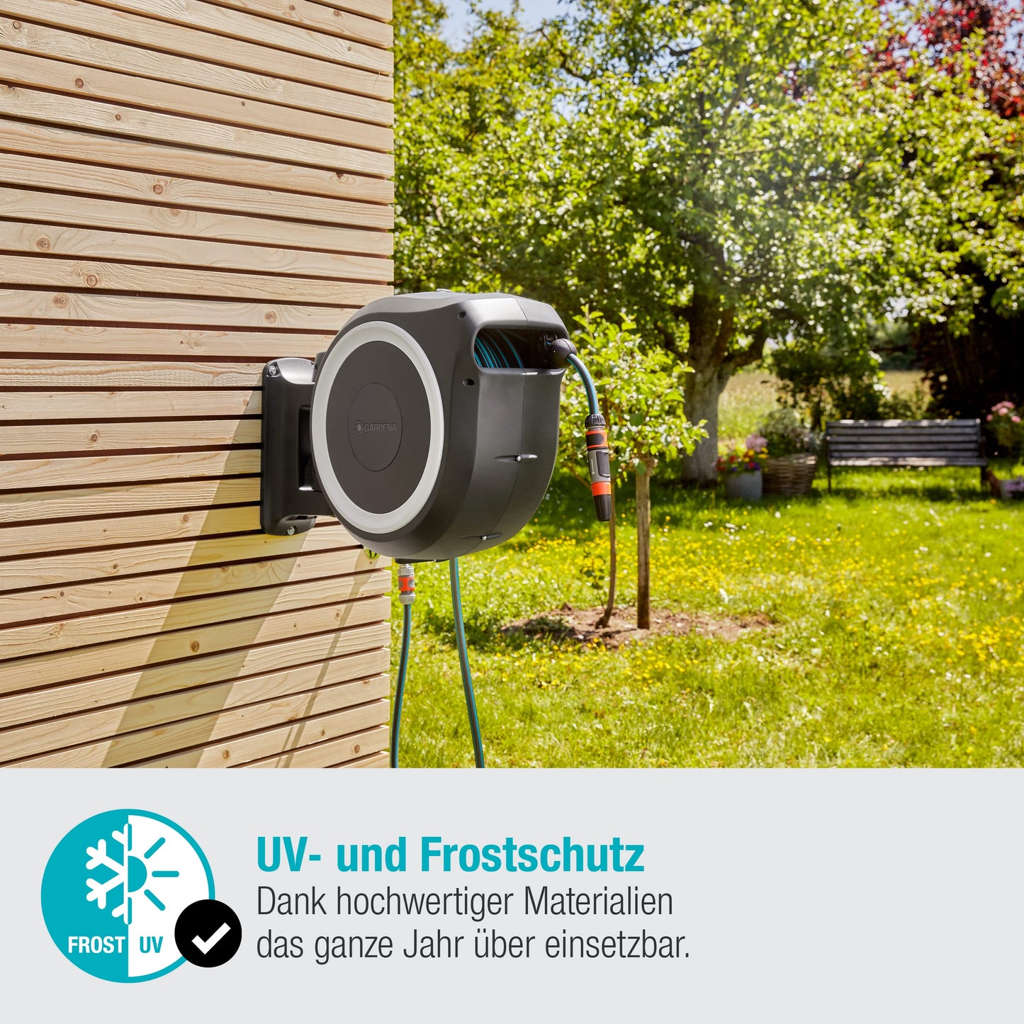 Gardena wall hose box RollUp L (white) 30 m exclusively for Amazon: Swivel hose box, integrated hose guide, incl. 30 m Gardena quality hose, cleaning syringe and shower (18627-38)