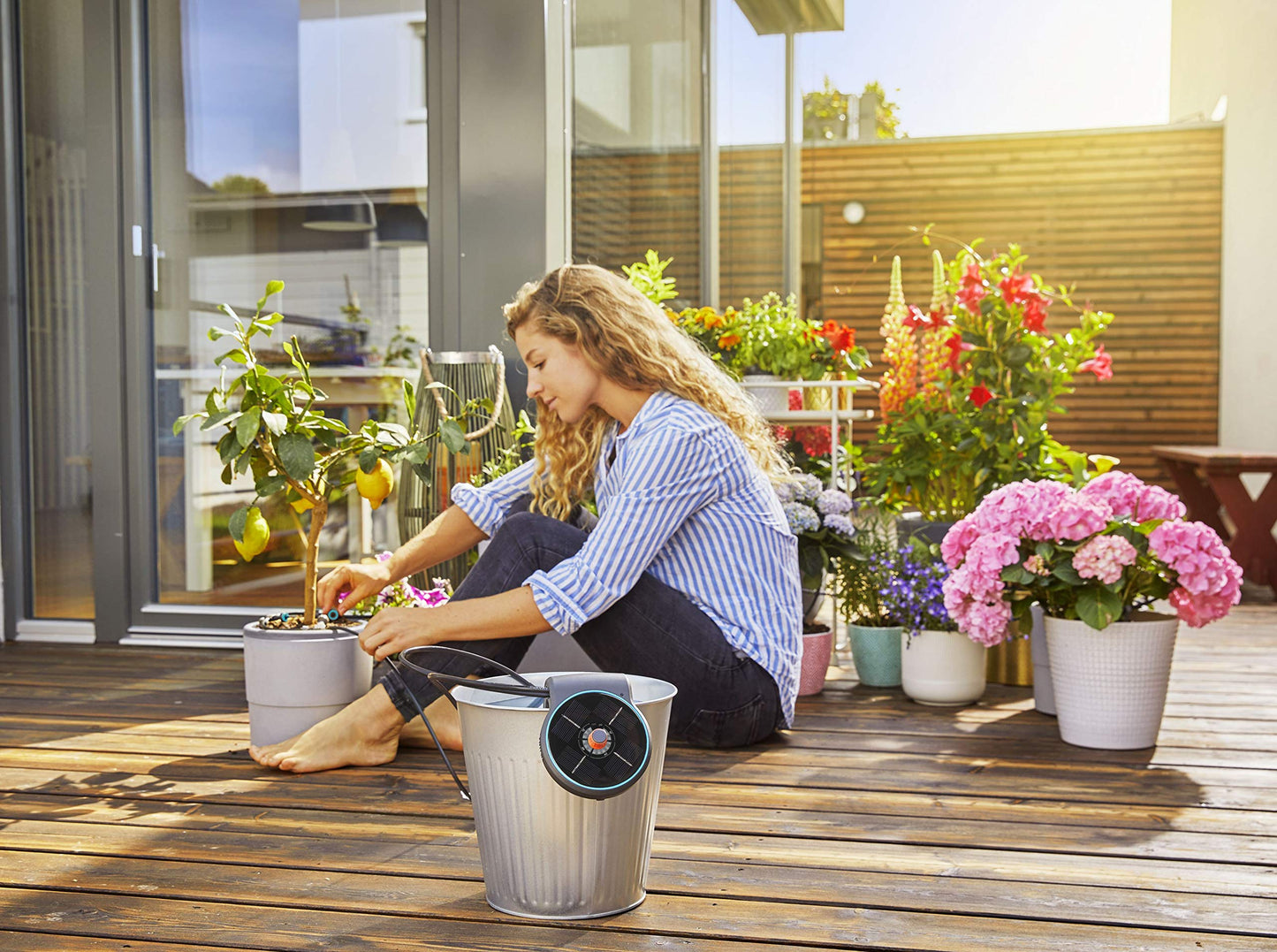 Gardena Solar Irrigation AquaBloom Set: Solar Powered Irrigation System for Balcony and Potted Plants, up to 4 m Height, Season Independent (13300-20)