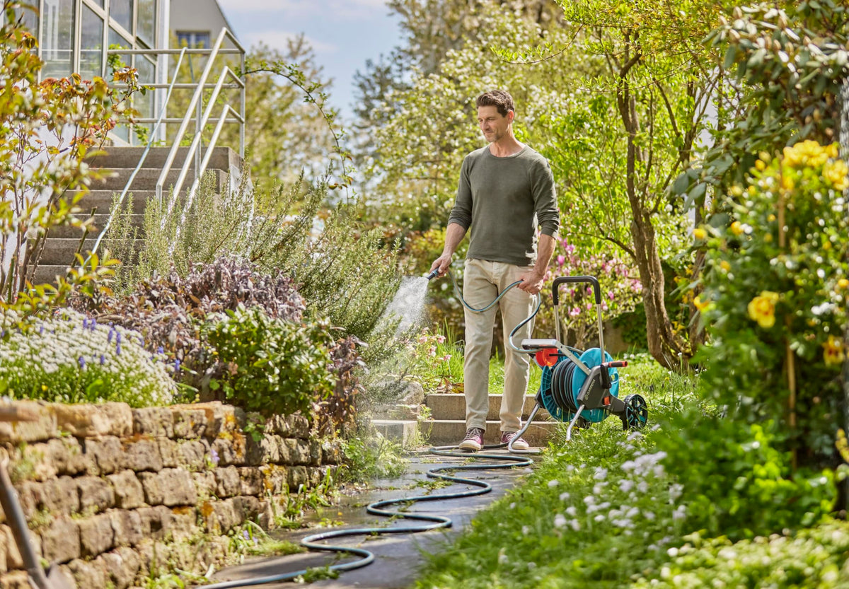 Gardena CleverRoll M Easy: cărucior pentru furtunuri cu o capacitate de până la 60 m, deosebit de stabil, cu ghidaj confortabil pentru furtun într-un cadru metalic robust, opritor de picurare, asamblare fără scule (18515-20)