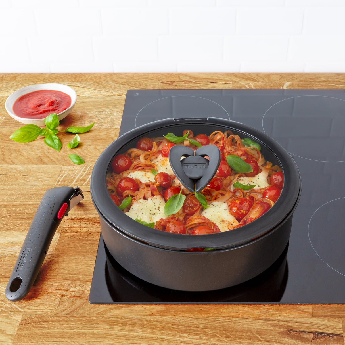 Tefal Ingenio Capac din Sticlă Set 3 piese 16/18/20 cm cu Mânere Pliante, compatibil cu seturile de Oale și Tigăi Ingenio, stivuibil, design compact, potrivit pentru mașina de spălat vase, accelerează timpul de gătire, L98491 - L9931012