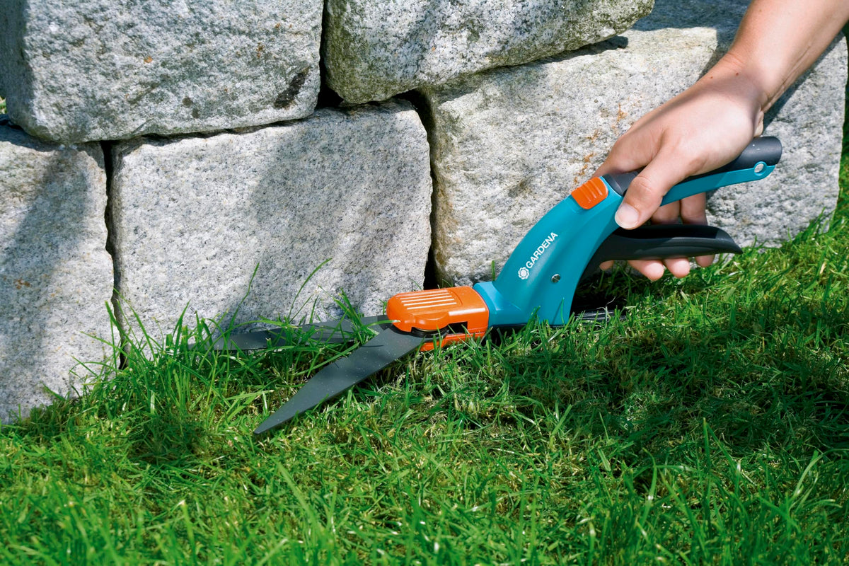 Foarfecă pentru iarbă Gardena Comfort, rotativă: foarfece pentru gazon cu lame rotative la 360° pentru utilizatori dreptaci și stângaci, margine zimțată pentru tăiere precisă, acoperire antiaderență, mâner confortabil (8734-20) - 08734-20