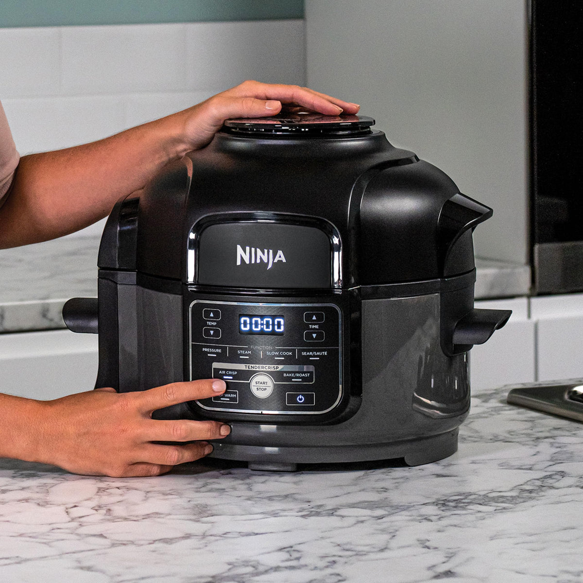 Ninja Foodi MINI Multicooker, 4.7L, 6-in-1 Multicooker, Pressure Cooker, Air Fryer, Slow Cooker, 1460W, Gray/Black OP100EU