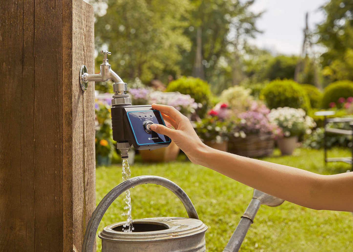 Gardena irrigation control with Bluetooth app: Automatic irrigation for garden and balcony, configurable via app, irrigation cycles in 3 schedules, 10 m range (01889-20)