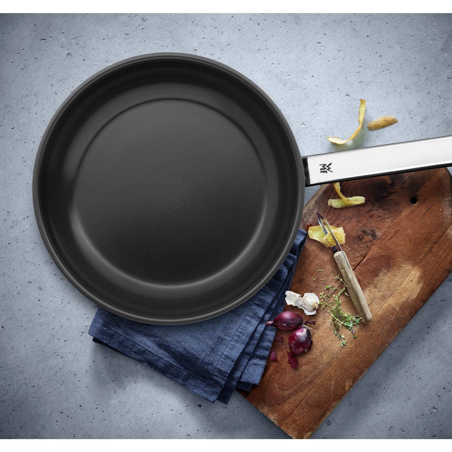 WMF Durado frying pan 32 cm induction, stainless steel pan with high edge with non-stick coating, suitable for all types of stoves, long heat retention, ceramic coating, oven safe up to 260 degrees - 748326021