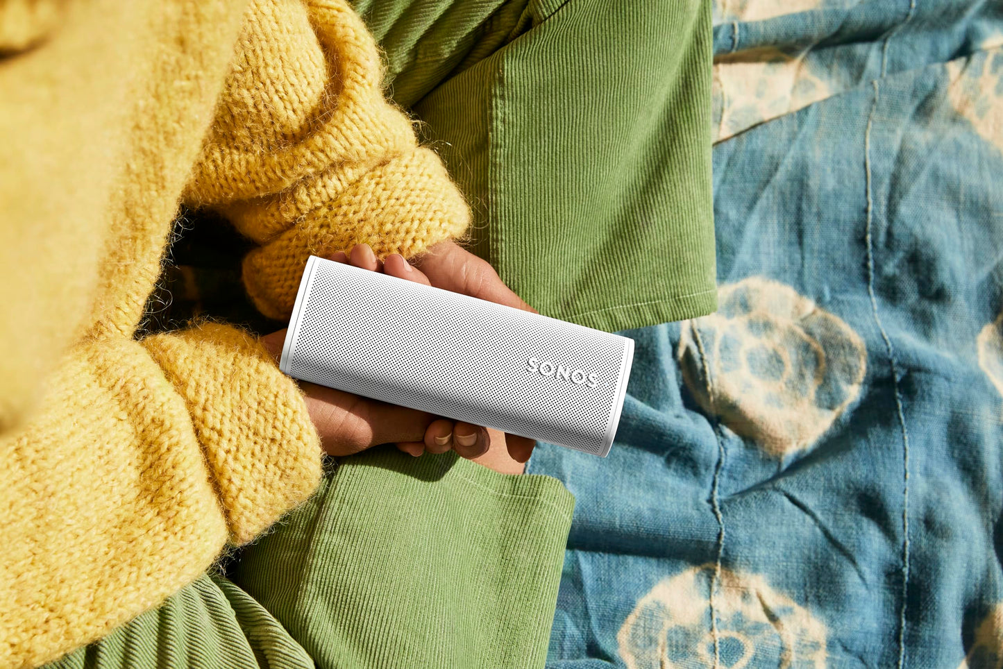 Sonos Roam 2 | Lightweight, mobile and waterproof speaker with Bluetooth, WLAN, at least 10 hours of battery life and voice control for indoors and outdoors - white - ROAM2R21