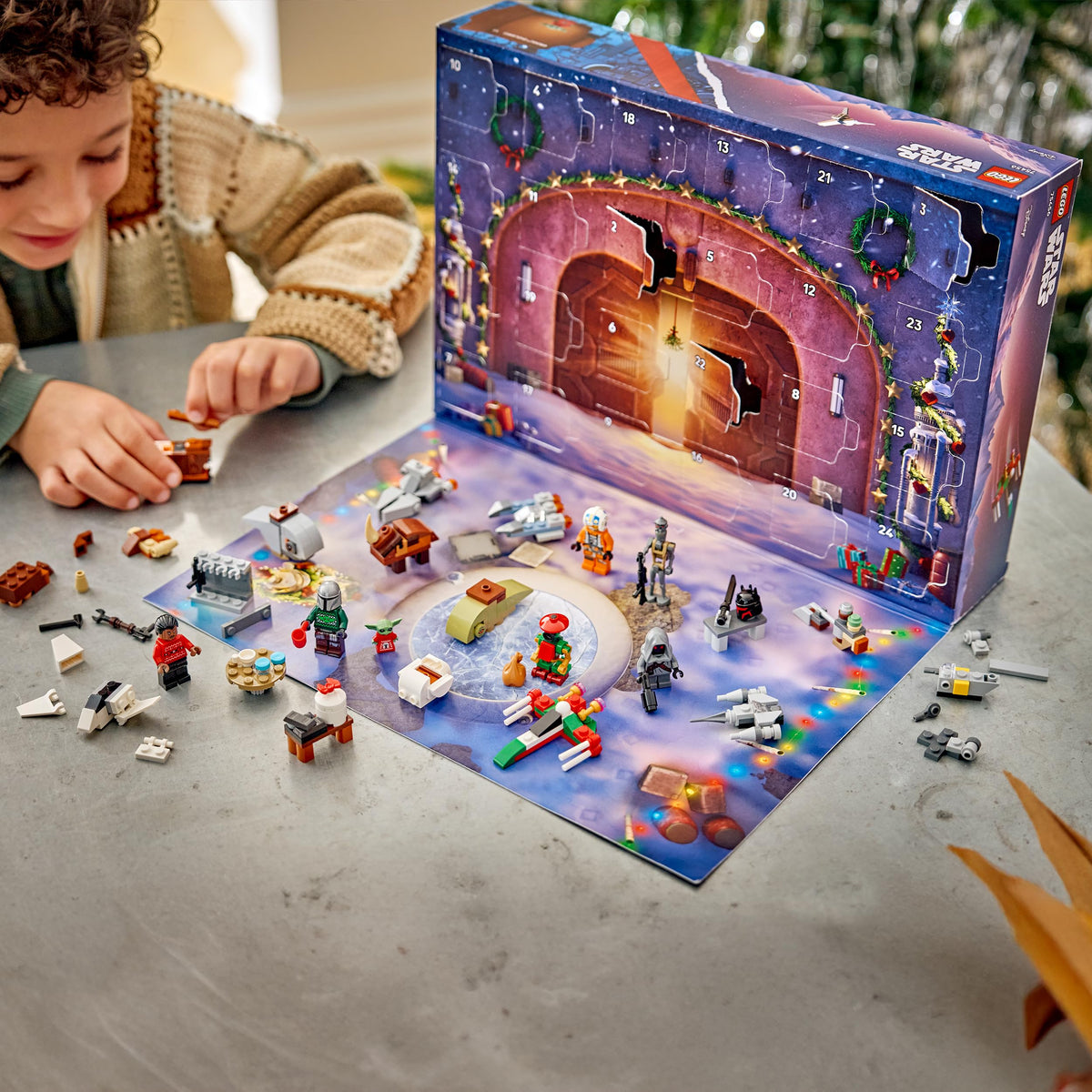 LEGO Star Wars 75456 Calendar de Advent 2026 - Cadou de Crăciun pentru băieți de la 6 ani - 24 de surprize cu 4 minifigurine, droidul IG-11 și figurina Grogu - Cadou pentru fanii The Mandalorian