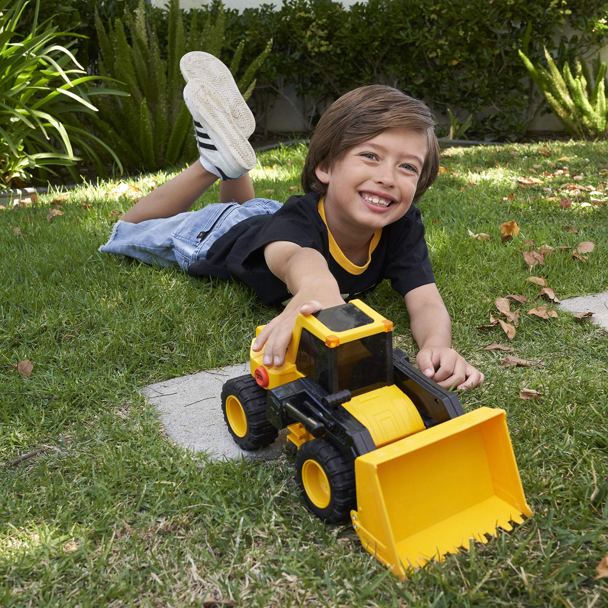 Caterpillar by Funrise 82267 Caterpillar, CAT Power Haulers Wheel Loader Construction Vehicle, Yellow Black, 30 x 16 x 20 cm