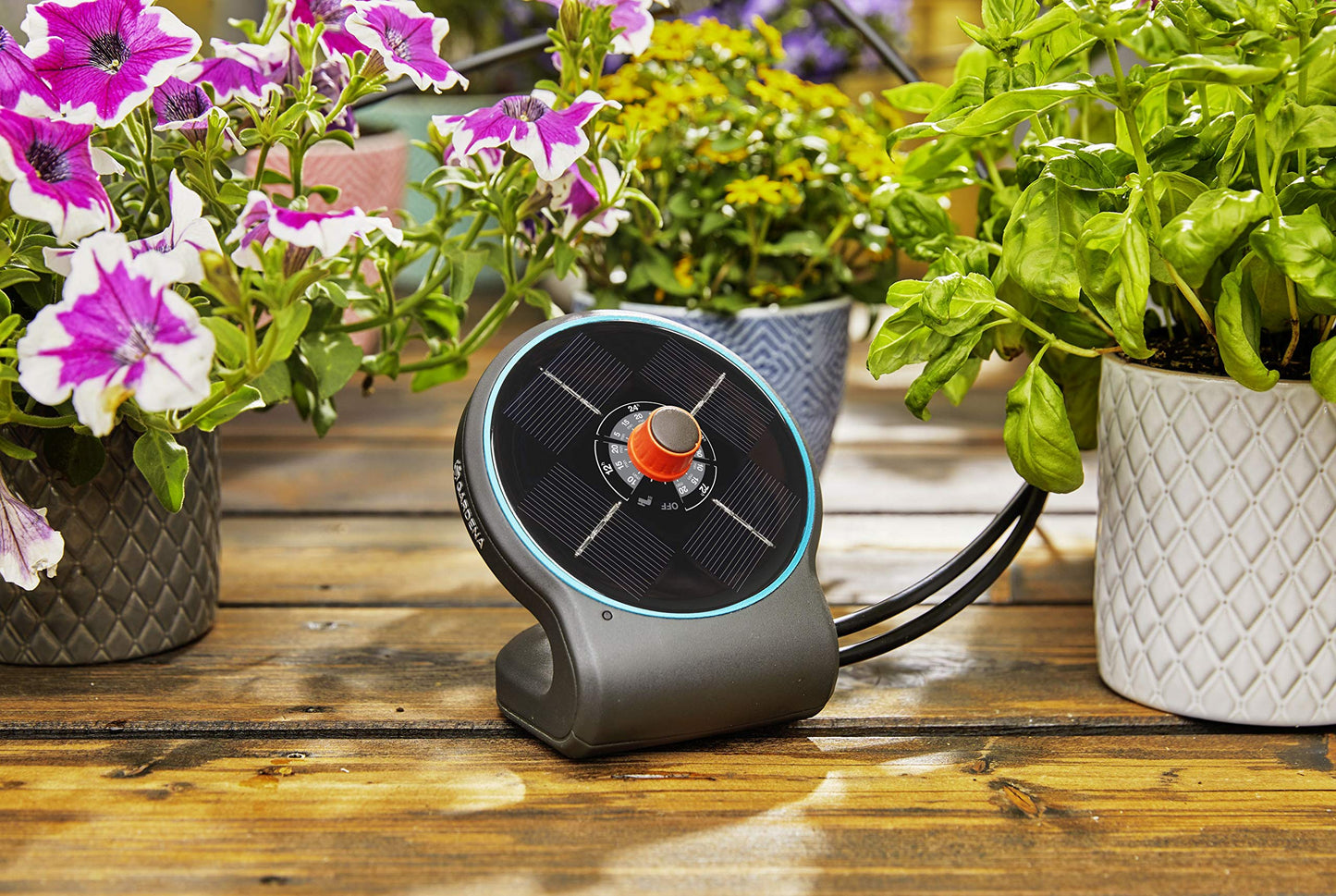 Gardena Solar Irrigation AquaBloom Set: Solar Powered Irrigation System for Balcony and Potted Plants, up to 4 m Height, Season Independent (13300-20)