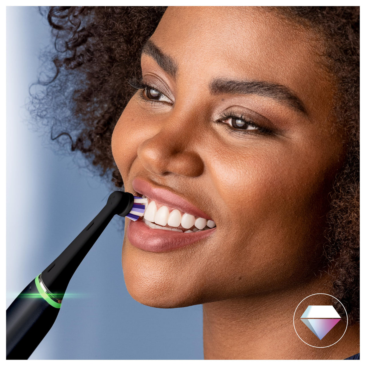 Oral-B iO Radiant White Replacement Brush Heads for Electric Toothbrush, 6 pieces, whitening tooth cleaning, original brush head for Oral-B iO toothbrushes, mailbox-friendly packaging, Black - 8006540854587