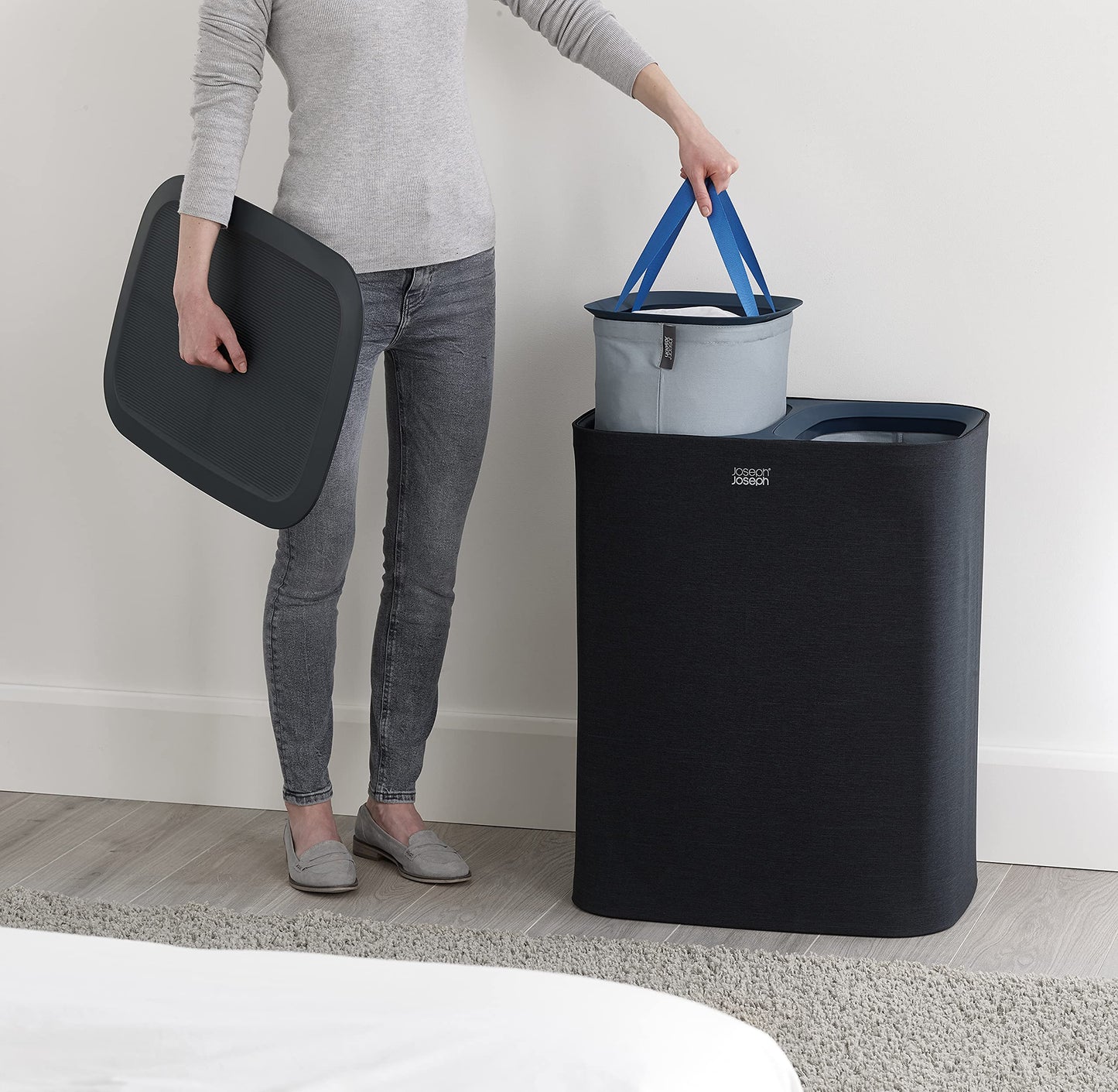 Joseph Joseph Tota - 90L Laundry Hamper with Lid, Separate Compartments with Removable Cotton Bags with Handles for Easy Carrying and Separation of Garments - Charcoal Black - 50004